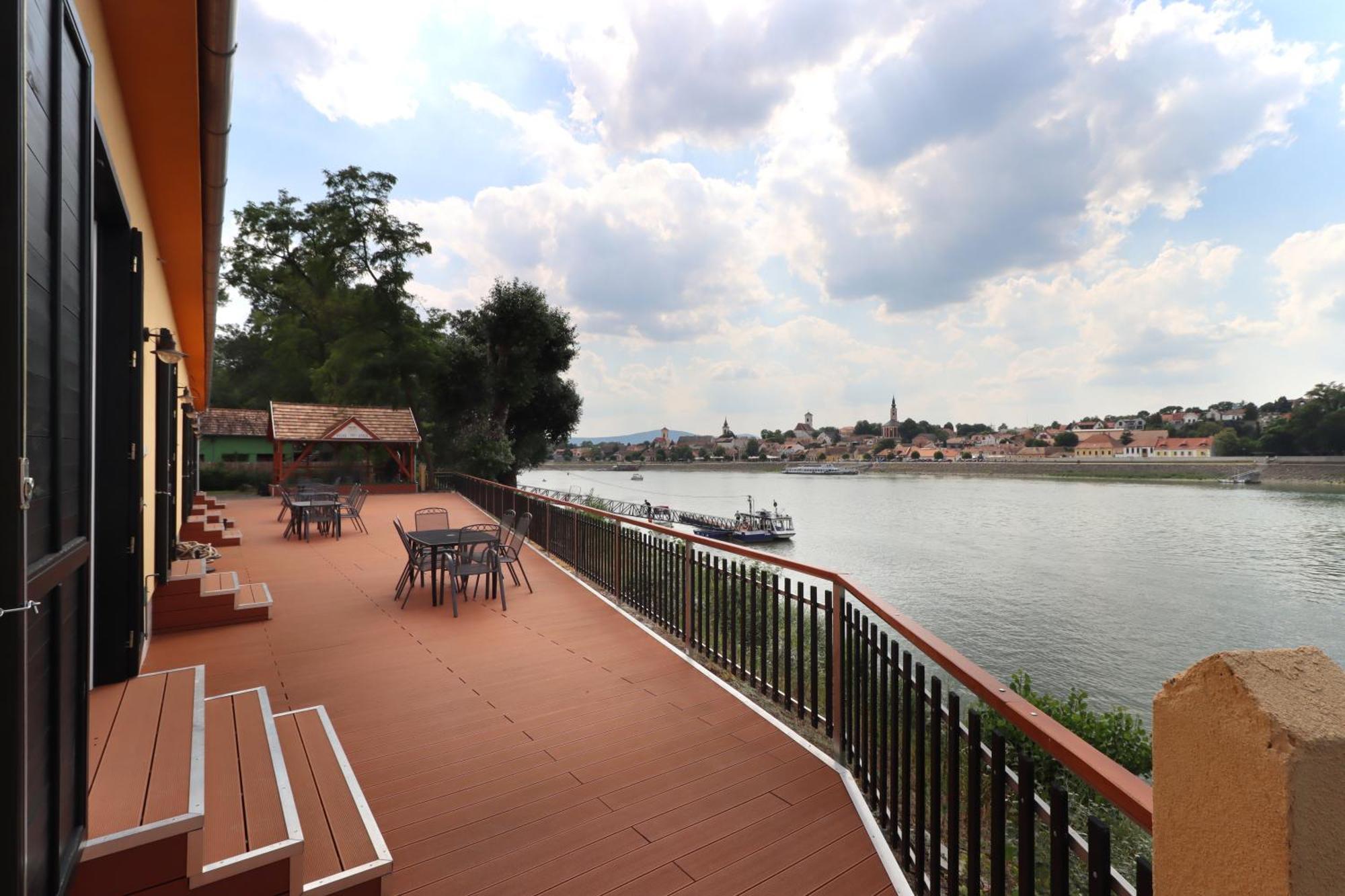 Szazesztendos Reveszhaz Apartman Szigetmonostor Exterior foto